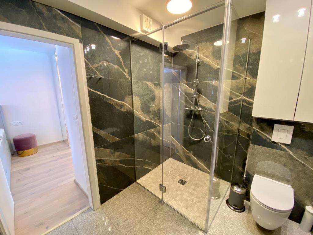 Apartma Ab - The Princess Castle Triplex *