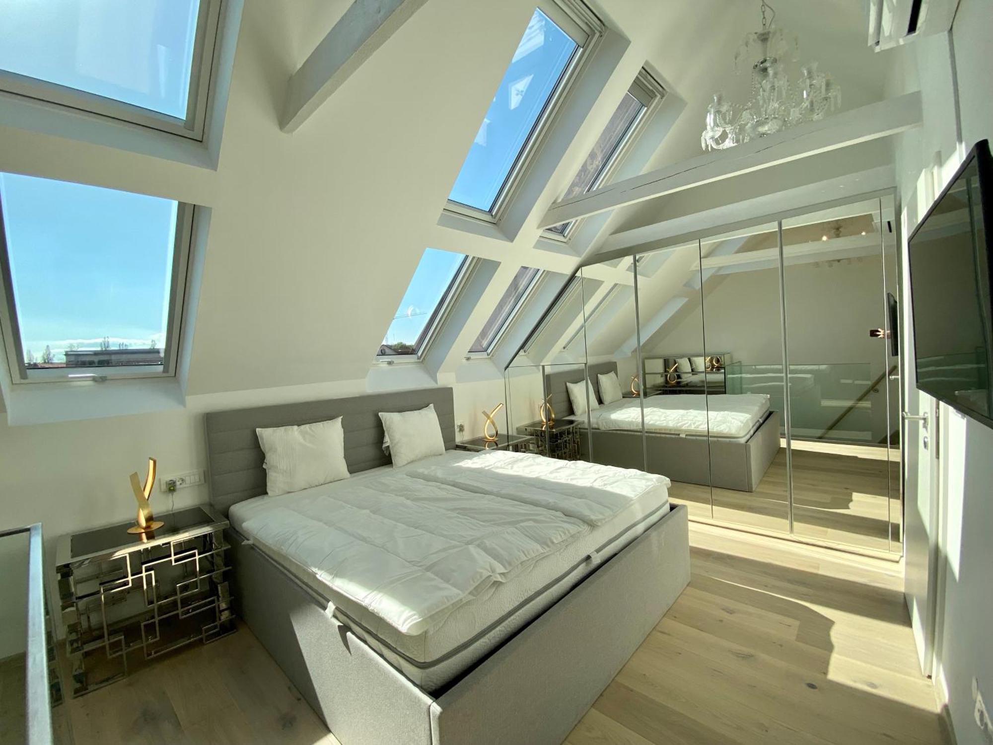 Apartma Ab - The Princess Castle Triplex Ljubljana