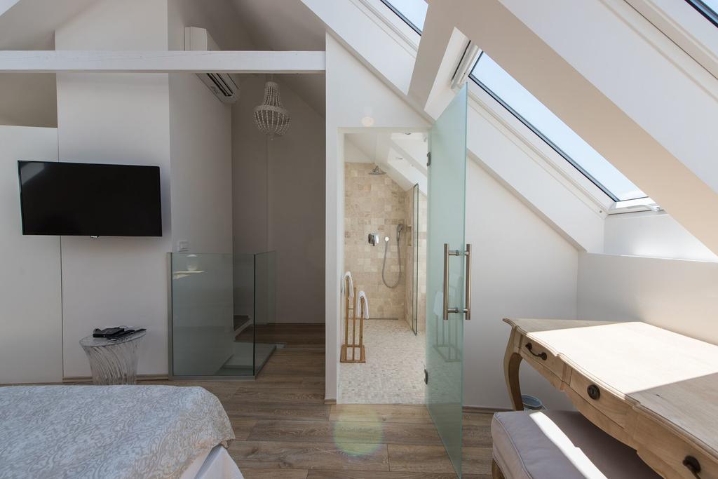 Ab - The Princess Castle Triplex