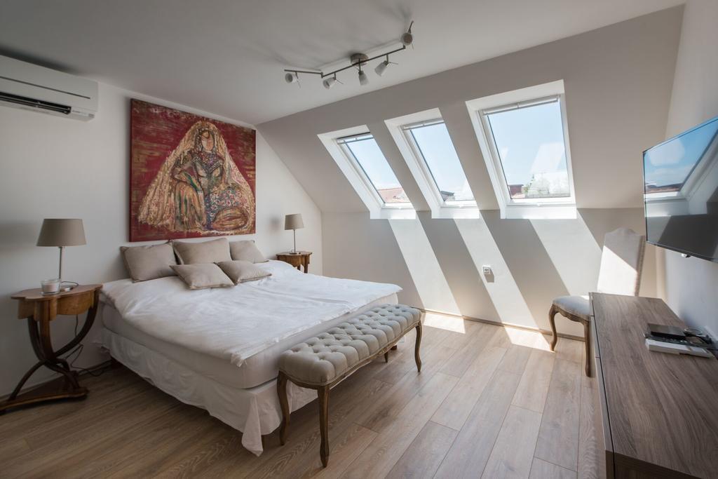 Apartma Ab - The Princess Castle Triplex